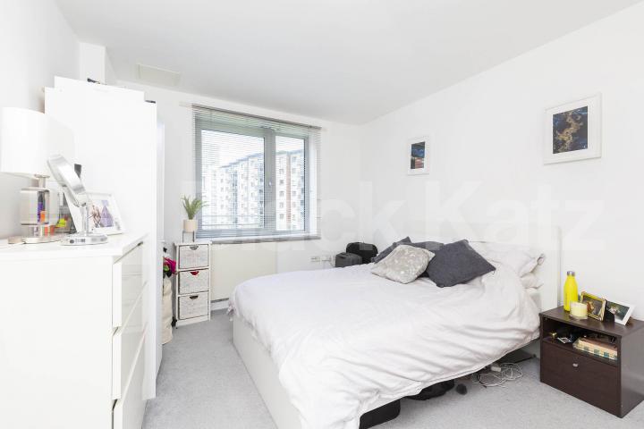 1 bedroom in private development with concierge and private balcony Eden Grove , Holloway